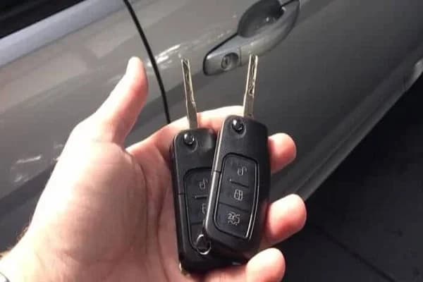 Transponder sleutel programmeren en chip inleren voor alle automerken op locatie in Utrecht