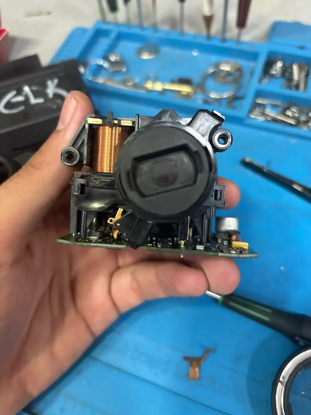 Demonteren en herstellen van defecte mechanische cilinder